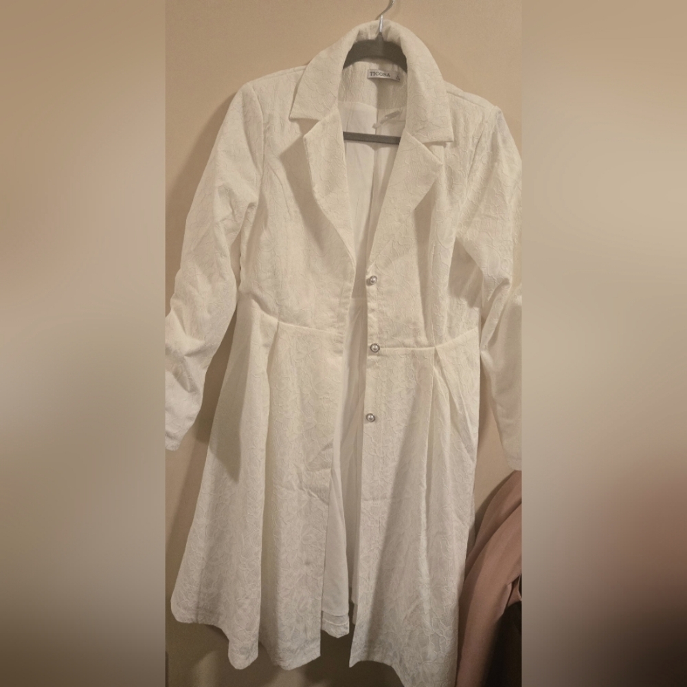 New Ticosa White Lace Long Frock Coat - Size L (Fits Smaller)